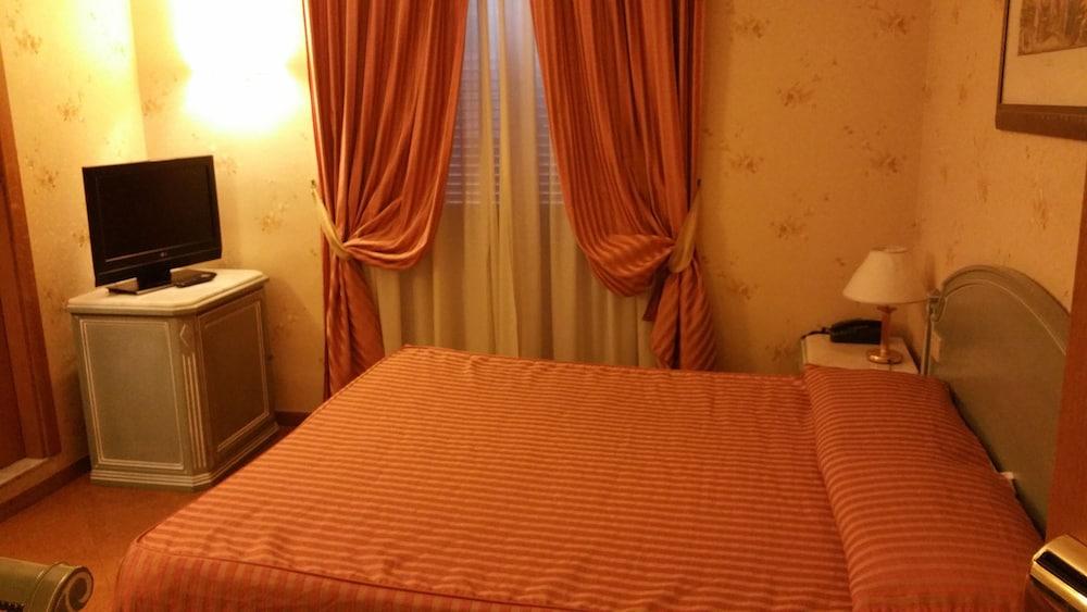 Hotel Giorgi Rome Luaran gambar