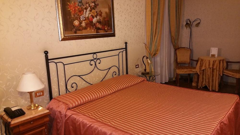 Hotel Giorgi Rome Luaran gambar