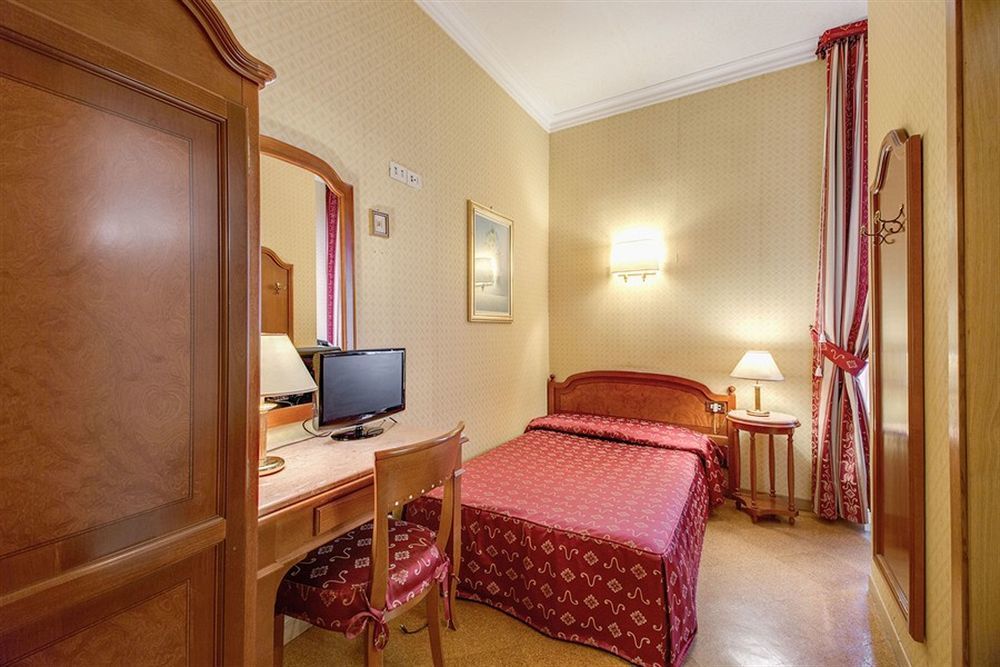 Hotel Giorgi Rome Luaran gambar